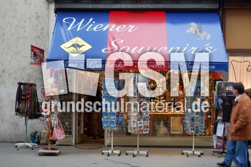 Wiener Souvenirladen.JPG